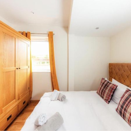 Luxury Cottage With Stunning Views Near Fairy Pools - School House 3 Карбост Екстериор снимка