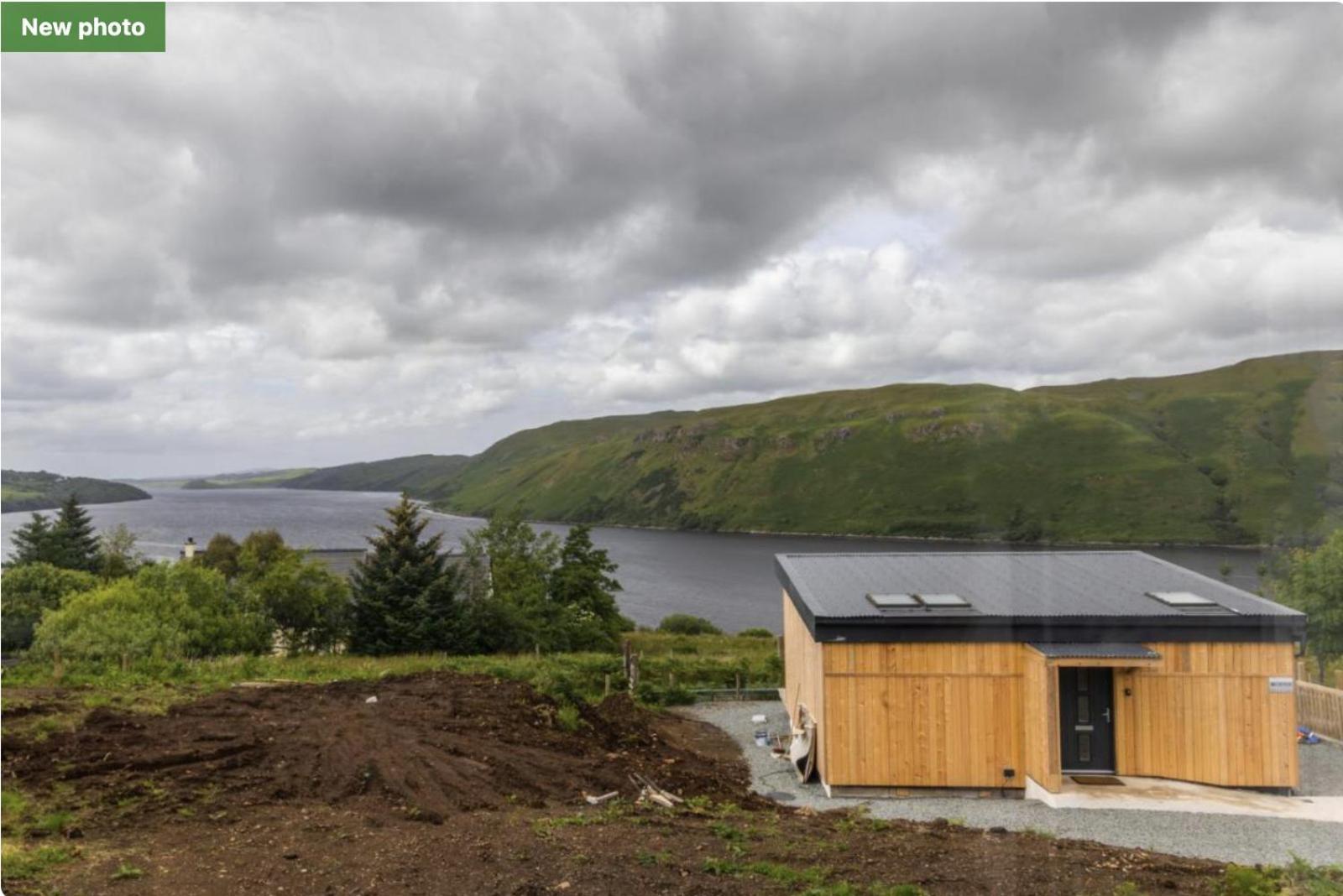 Luxury Cottage With Stunning Views Near Fairy Pools - School House 3 Карбост Екстериор снимка