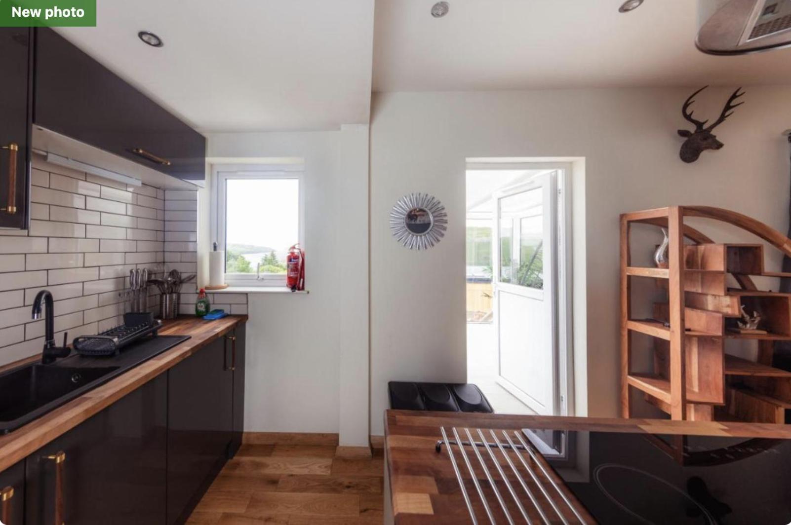Luxury Cottage With Stunning Views Near Fairy Pools - School House 3 Карбост Екстериор снимка