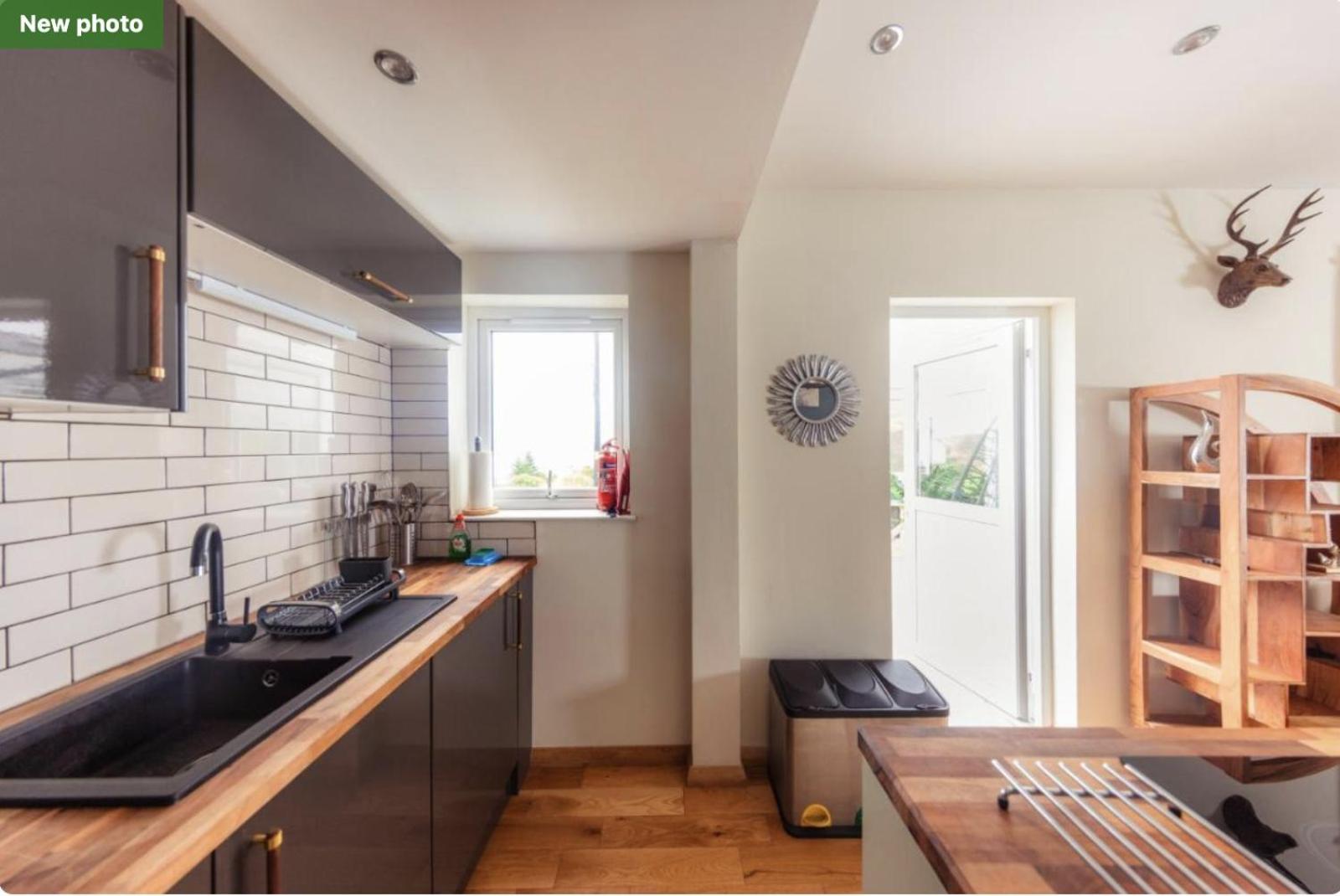 Luxury Cottage With Stunning Views Near Fairy Pools - School House 3 Карбост Екстериор снимка