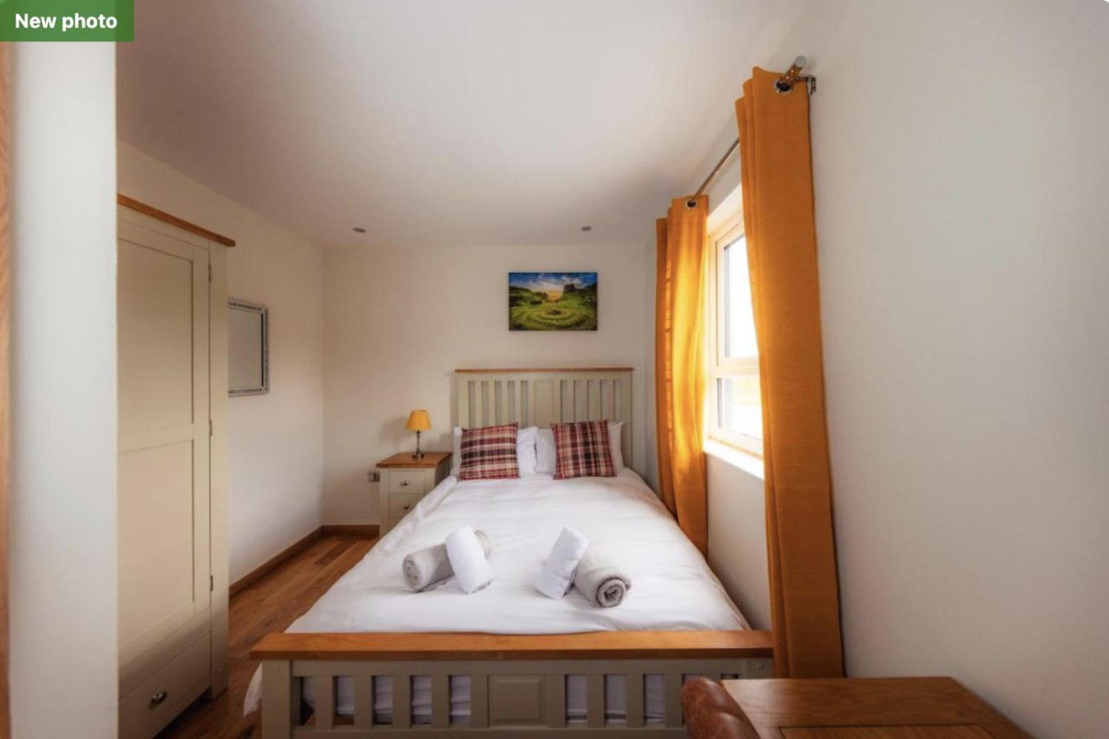 Luxury Cottage With Stunning Views Near Fairy Pools - School House 3 Карбост Екстериор снимка