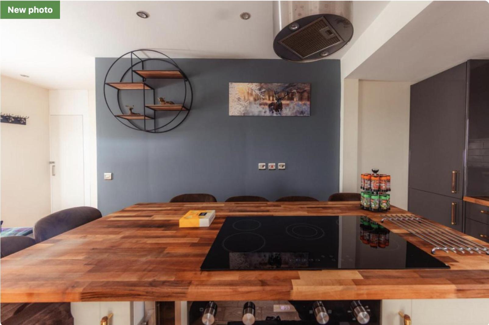 Luxury Cottage With Stunning Views Near Fairy Pools - School House 3 Карбост Екстериор снимка